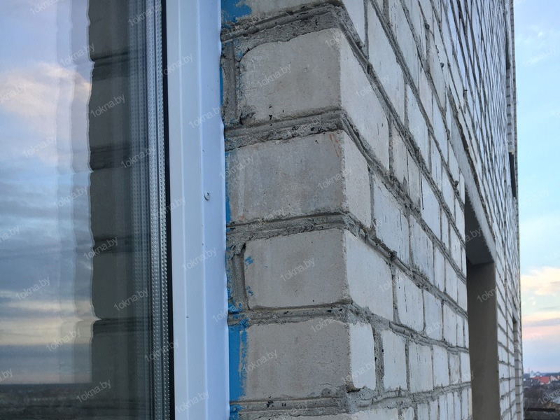 Пластиковое окно с откосами
